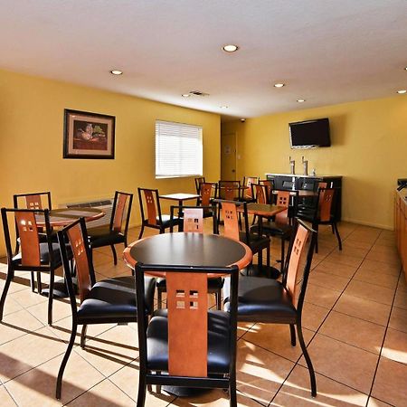 Xecutive Inn And Suites Center Zewnętrze zdjęcie